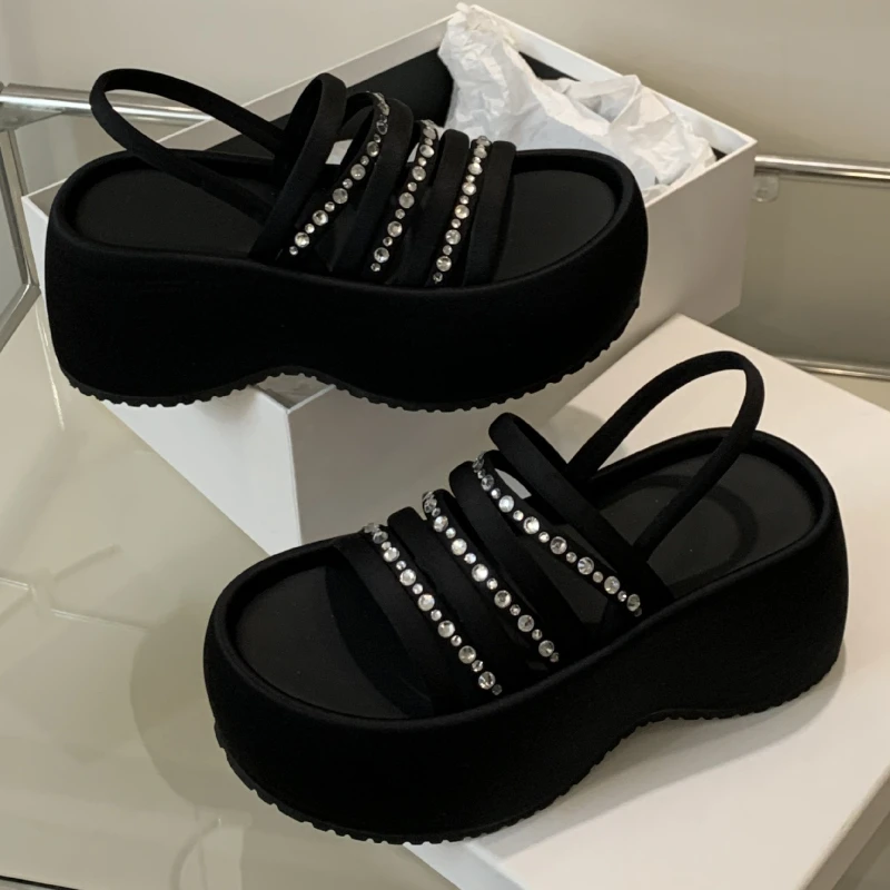 Bling Rhinestone Thick-Soled Open Toe Women Sandals 2025 Summer Fashion Design Retro Roman Ankle Strap Women Beach Slippers
Bling Rhinestone Thick-Soled Open Toe Women Sandals 2025 Summer Fashion Design Retro Roman Ankle Strap Women Beach Slippers
