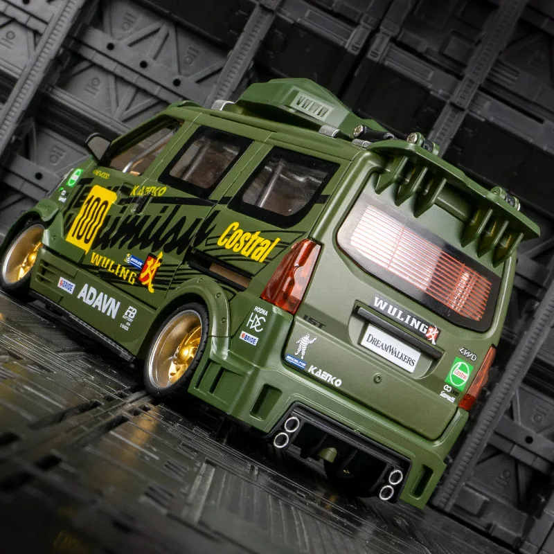 1:24 Wuling modified alloy car model ornaments acousto-optic children's toy doors and hood trunk can be opened.
1:24 Wuling modified alloy car model ornaments acousto-optic children's toy doors and hood trunk can be opened.