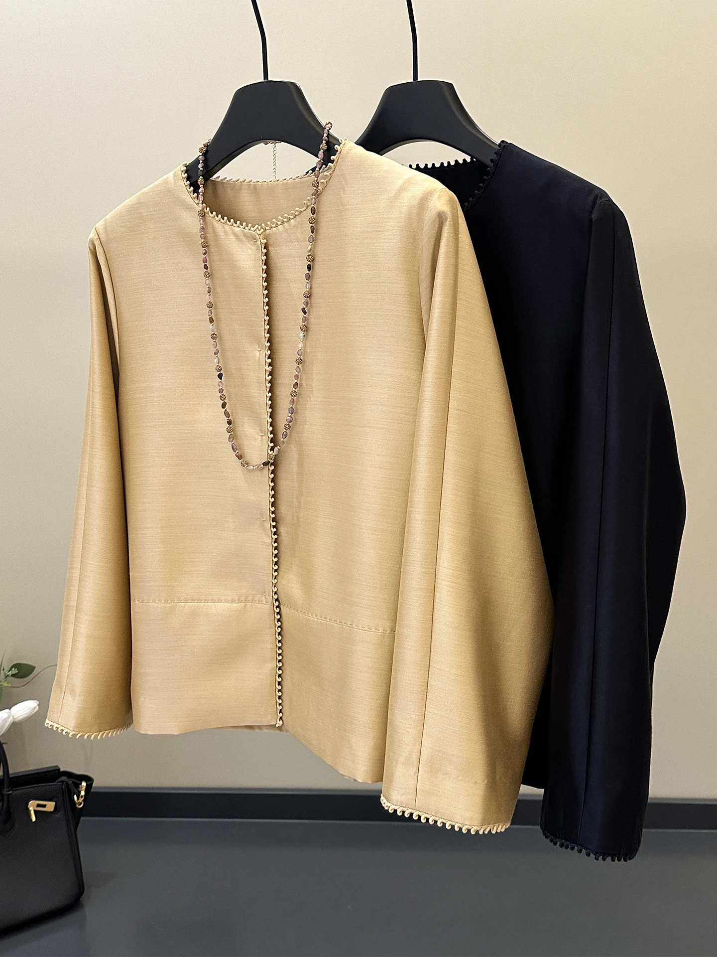 Elegant Silk Woolen Dress Jacket Rich Girl Autumn Top 3D Tailoring Breathable Long Sleeve round Neck Pure Color Casual Wear
Elegant Silk Woolen Dress Jacket Rich Girl Autumn Top 3D Tailoring Breathable Long Sleeve round Neck Pure Color Casual Wear