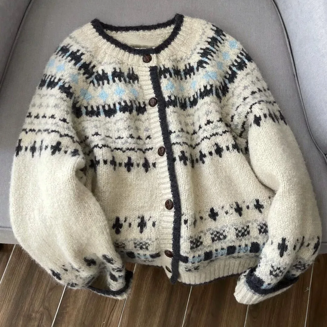Advanced design retro jacquard round neck knitted cardigan women's autumn and winter thick loose Fel Island sweater jacket
Advanced design retro jacquard round neck knitted cardigan women's autumn and winter thick loose Fel Island sweater jacket