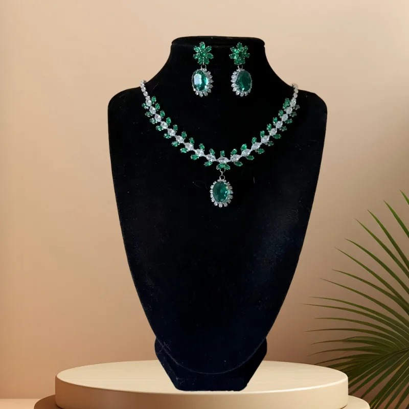 Роскошное зеленое ожерелье и серьги с кристаллами, элегантные украшения со стразами для женщин, эффектные аксессуары для свадебной вечеринки и выпускного вечера
Роскошное зеленое ожерелье и серьги с кристаллами, элегантные украшения со стразами для женщин, эффектные аксессуары для свадебной вечеринки и выпускного вечера