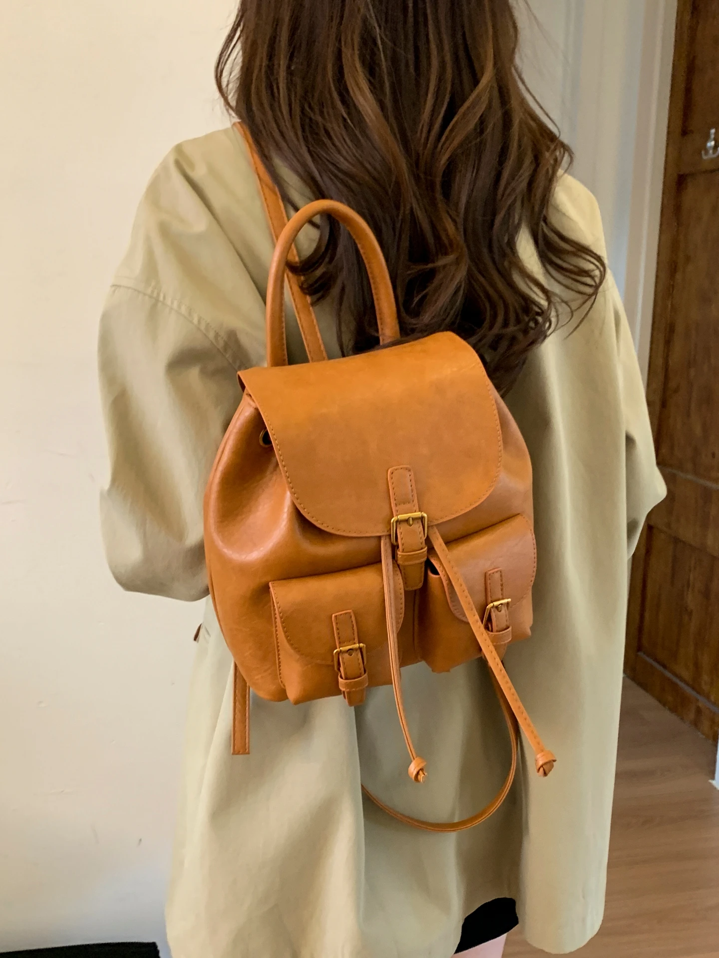 Retro Korean Style Women's Backpack Drawstring Closure Multi-Pocket Design Casual Simple Style Bucket Shape Soft Fabric
Retro Korean Style Women's Backpack Drawstring Closure Multi-Pocket Design Casual Simple Style Bucket Shape Soft Fabric