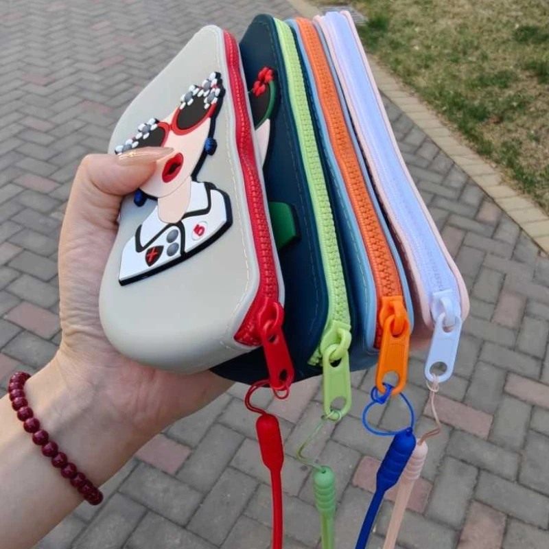 Прохладные силиконовые футляры для очков для девочек, водонепроницаемые и с защитой от потерь, портативная сумка для хранения очков Y2k, можно повесить, чехол для очков с защитой от потери
Прохладные силиконовые футляры для очков для девочек, водонепроницаемые и с защитой от потерь, портативная сумка для хранения очков Y2k, можно повесить, чехол для очков с защитой от потери