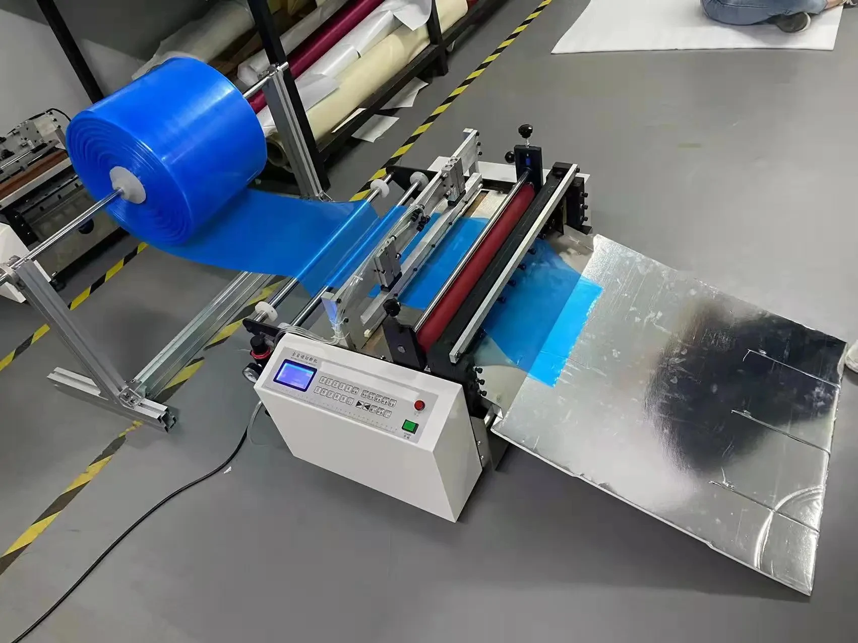 Fully Automatic Plastic Bag Making Machine Plastic Bag Cutting Sealing Machine Professional Ldpe Plastic Bag Machine NEW
Fully Automatic Plastic Bag Making Machine Plastic Bag Cutting Sealing Machine Professional Ldpe Plastic Bag Machine NEW