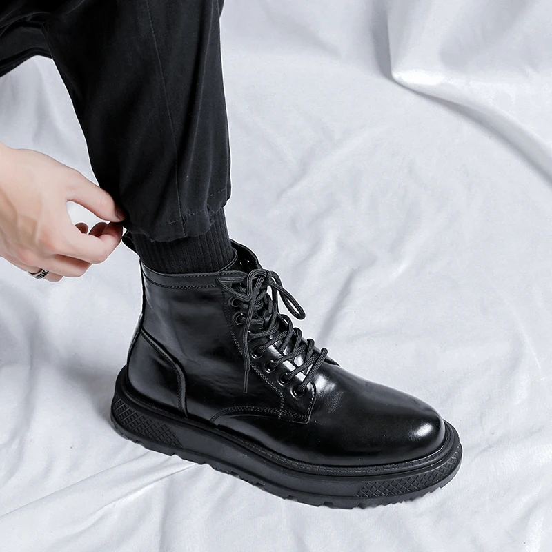 Four seasons models British style thick soled mid-top casual versatile Martin boots
Four seasons models British style thick soled mid-top casual versatile Martin boots