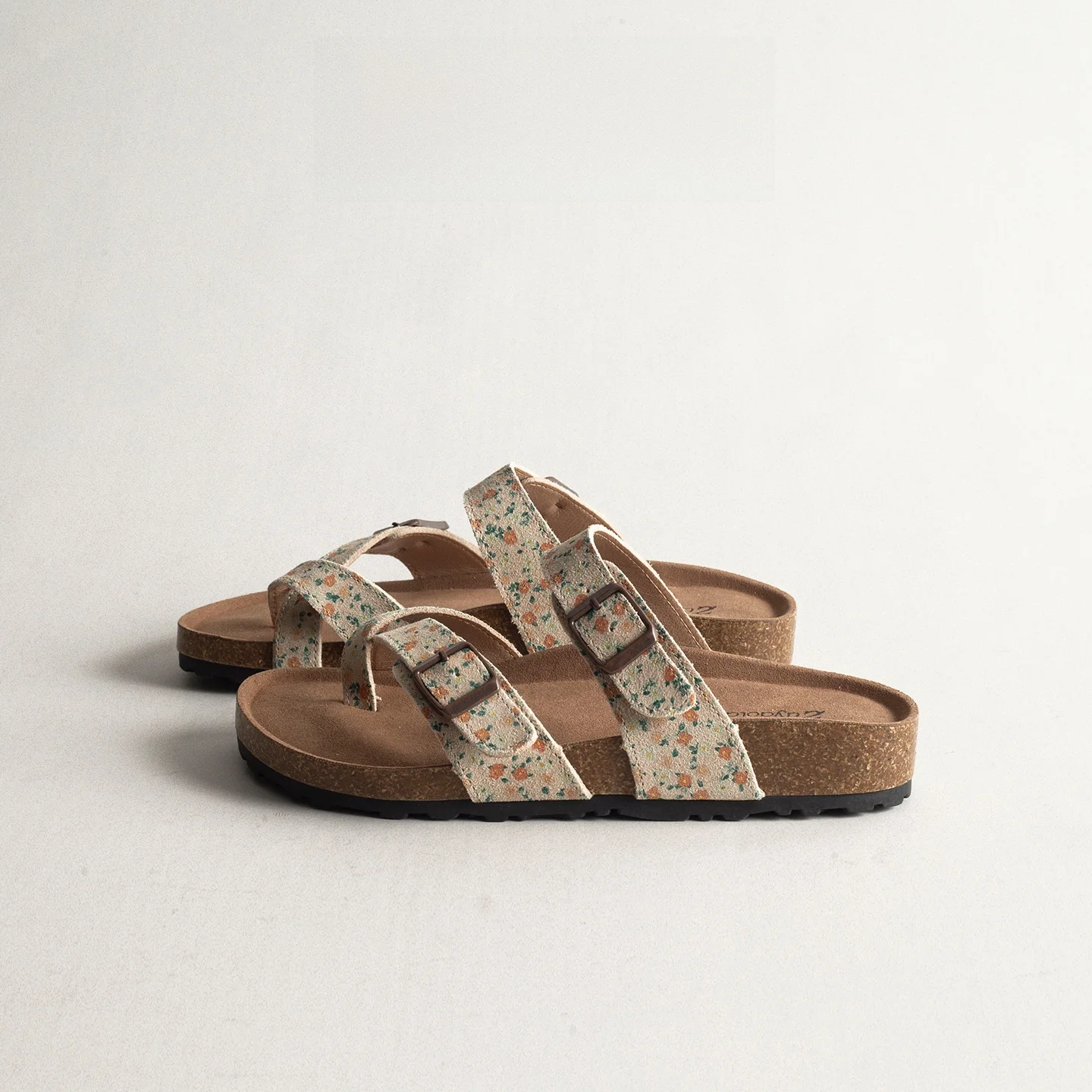 Genuine Leather Thick Heel Slippers Women's Summer Outdoor Wear Buckle Floral Versatile Slip-On Sandals
Genuine Leather Thick Heel Slippers Women's Summer Outdoor Wear Buckle Floral Versatile Slip-On Sandals