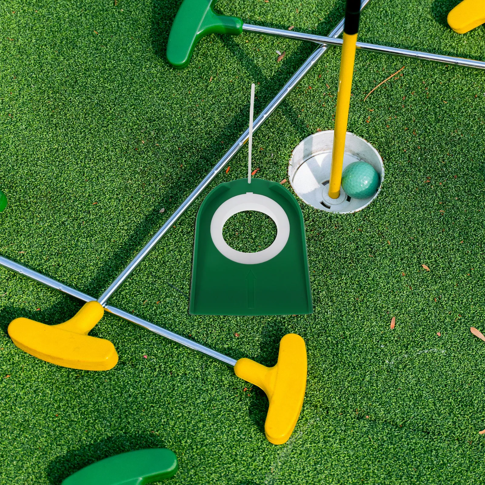 Golf Putting Cup With Flag Portable Indoor Outdoor Golf Trainer For Home Office Practice Durable Plastic Putting Hole Cup
Golf Putting Cup With Flag Portable Indoor Outdoor Golf Trainer For Home Office Practice Durable Plastic Putting Hole Cup