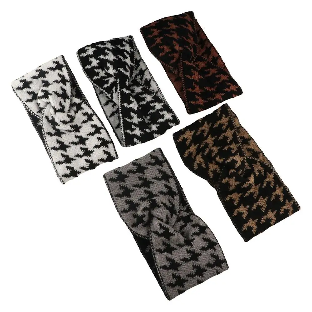 Vintage Woolen Knitted Headband Wide-brimmed Korean Style Bow Headband Hair Accessories Cross Houndstooth Headband Autumn/Winter
Vintage Woolen Knitted Headband Wide-brimmed Korean Style Bow Headband Hair Accessories Cross Houndstooth Headband Autumn/Winter