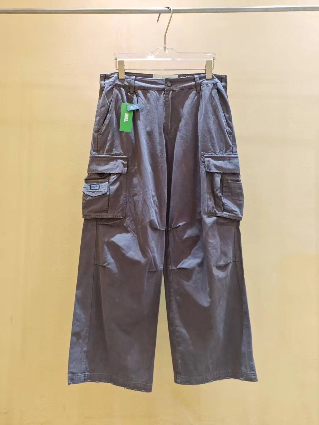 Waed ey Vintage ERL Cargo Pants High Waist Straight Leg Long Trousers for Youth Casual Wear Summer Season Faion Trend
Waed ey Vintage ERL Cargo Pants High Waist Straight Leg Long Trousers for Youth Casual Wear Summer Season Faion Trend
