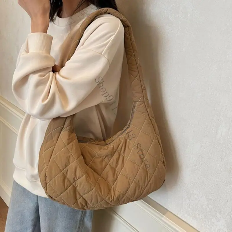 Unique Nylon Crossbody Bag Shoulder Purse For Commuting And Leisure Activities 066F 
Unique Nylon Crossbody Bag Shoulder Purse For Commuting And Leisure Activities 066F
