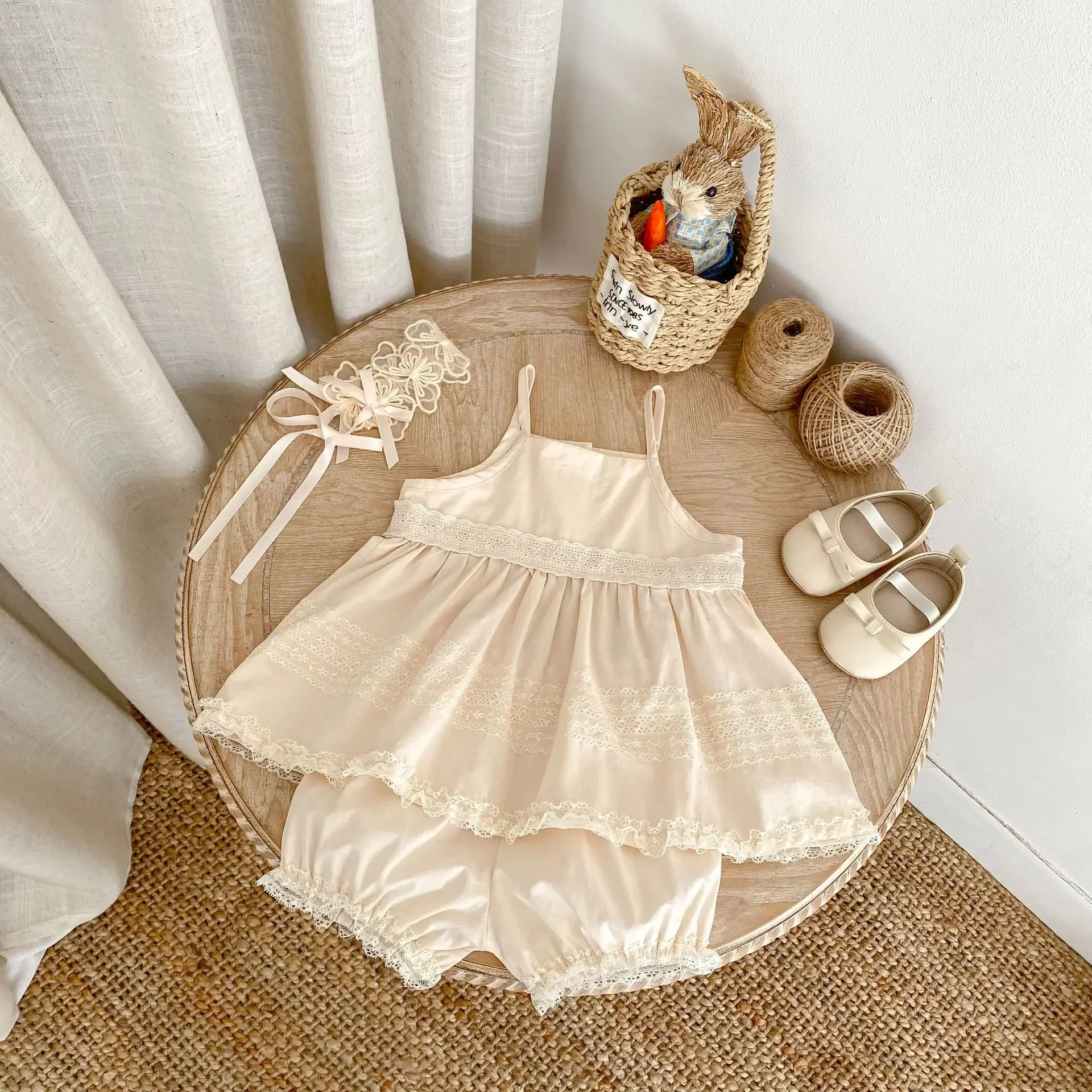 Summer Thin Set for Girls and Babies Children's Clothes Infants Young Children Pure Cotton Suspender Lace Shorts Two-piece Set
Summer Thin Set for Girls and Babies Children's Clothes Infants Young Children Pure Cotton Suspender Lace Shorts Two-piece Set