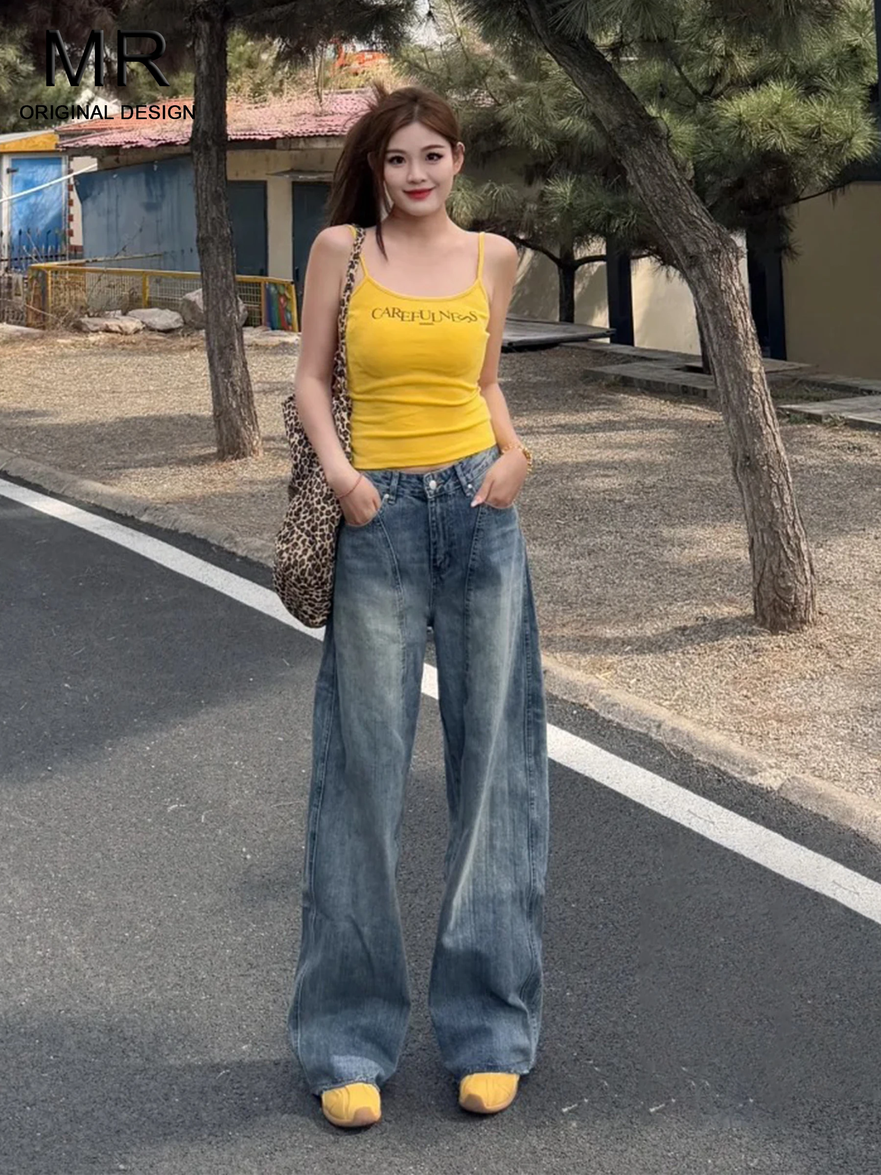 Retro American Design Curved Knife Jeans Women's Loose Wide Leg Pants High Waist Casual Spring Summer Slimming Trendy Girls
Retro American Design Curved Knife Jeans Women's Loose Wide Leg Pants High Waist Casual Spring Summer Slimming Trendy Girls
