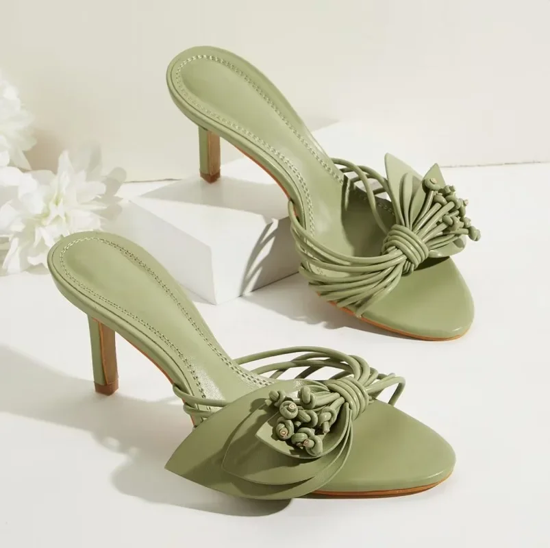 2025 модный дизайн, шлепанцы с цветами, женские тапочки с узким ремешком, сандалии на тонком высоком каблуке с квадратным носком, уличная обувь для вечеринок, 43 
2025 модный дизайн, шлепанцы с цветами, женские тапочки с узким ремешком, сандалии на тонком высоком каблуке с квадратным носком, уличная обувь для вечеринок, 43