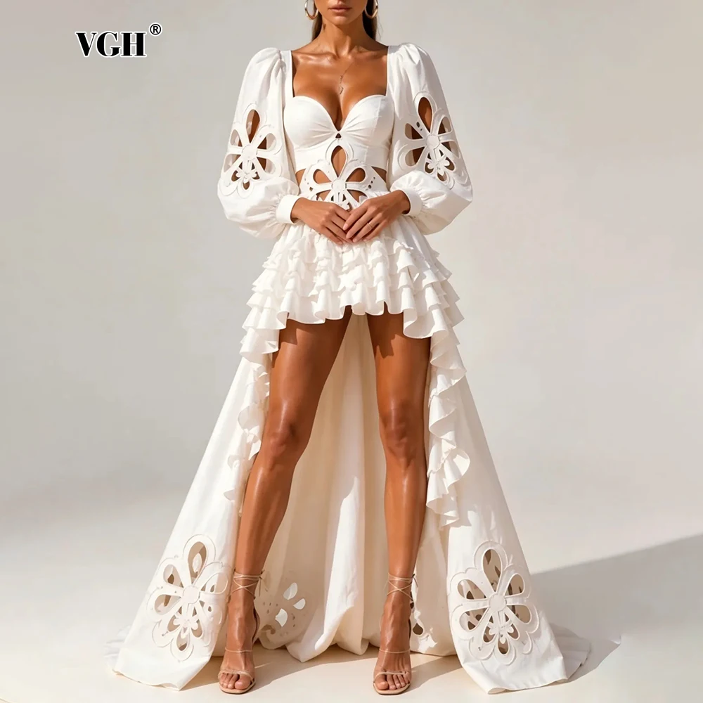 VGH Fashion Style White Cutout Floral Accent Gown for Women Square Collar Puff Sleeve Asymmetric Train Skirt for Beach Elopement
VGH Fashion Style White Cutout Floral Accent Gown for Women Square Collar Puff Sleeve Asymmetric Train Skirt for Beach Elopement