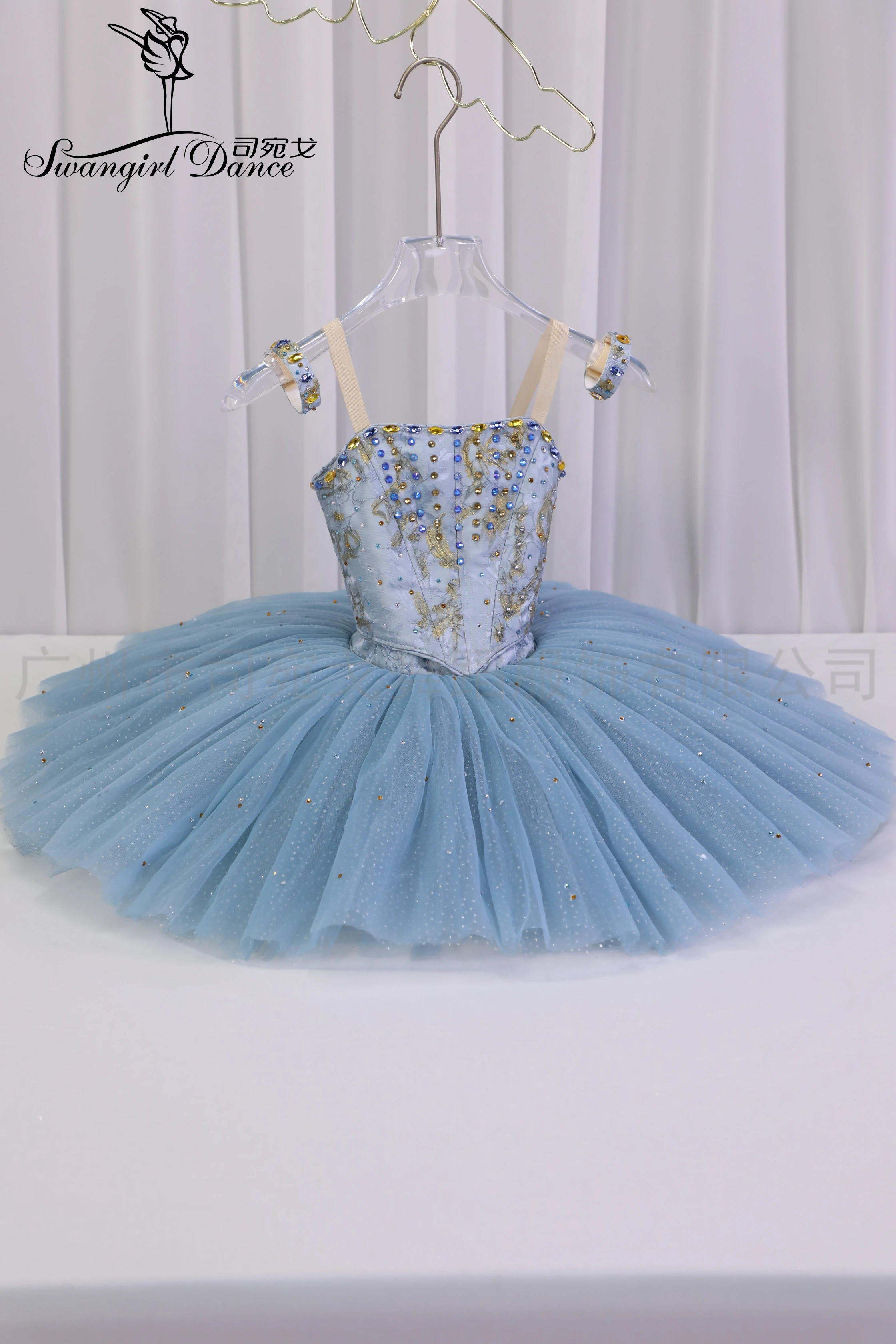 Blue ballet short skirt, high-end private custom-made professional competition skirt for adults and children WT25139
Blue ballet short skirt, high-end private custom-made professional competition skirt for adults and children WT25139