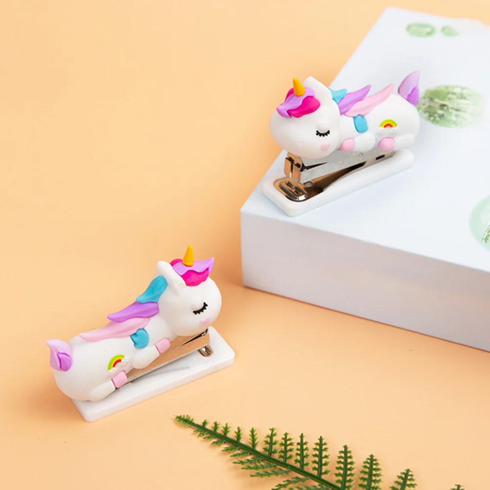 3 Pcs Mini Stapler Cute Cartoon Desk Accessory Portable Office Stationery Reusable Small Tool For Study Workstation Non Slip
3 Pcs Mini Stapler Cute Cartoon Desk Accessory Portable Office Stationery Reusable Small Tool For Study Workstation Non Slip