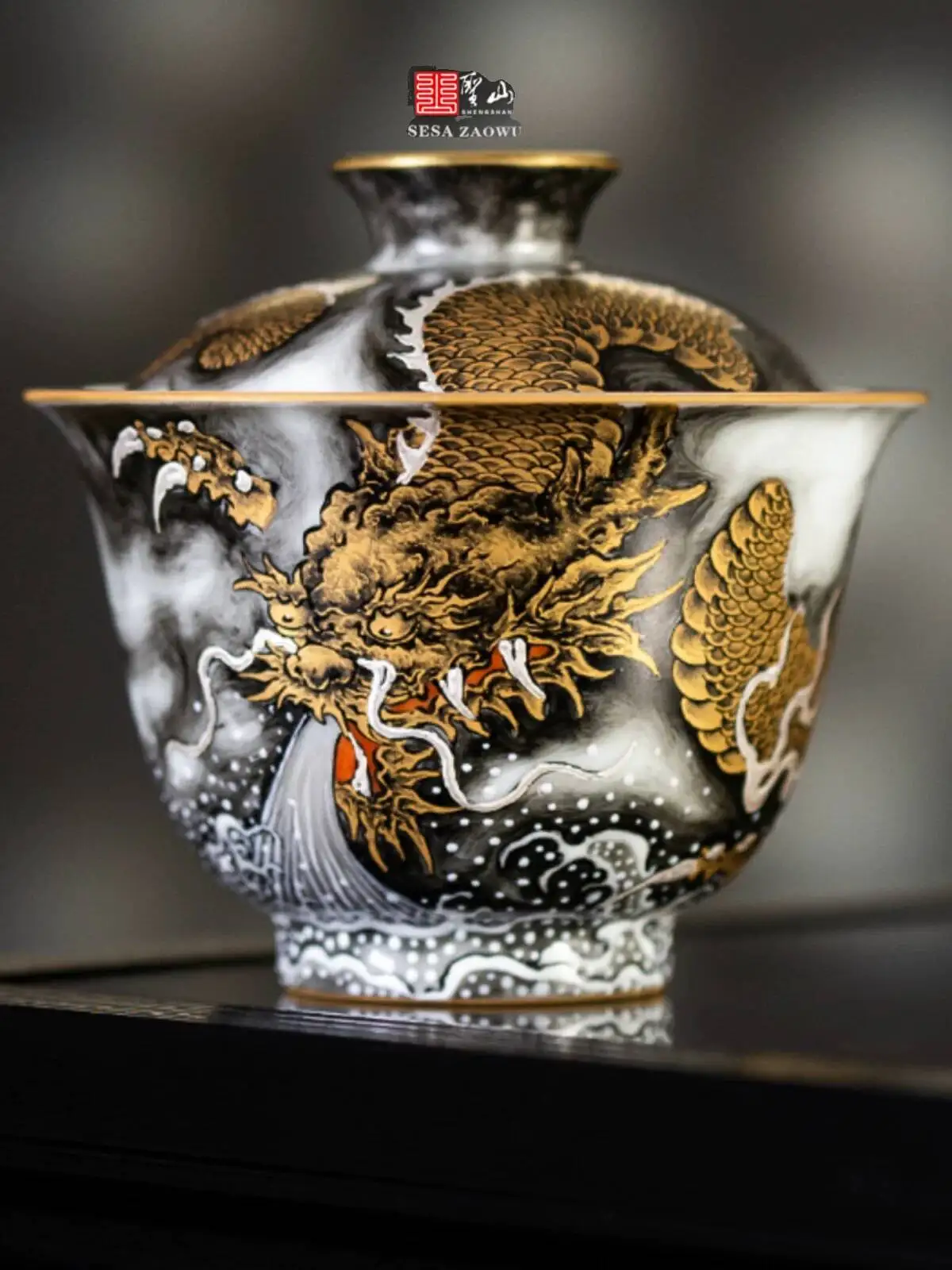 Jingdezhen Shengshan High-End Pastel Set With Hand-Painted Gold Dragon Spitting Steam Cover Bowl For Tea Brewing
Jingdezhen Shengshan High-End Pastel Set With Hand-Painted Gold Dragon Spitting Steam Cover Bowl For Tea Brewing