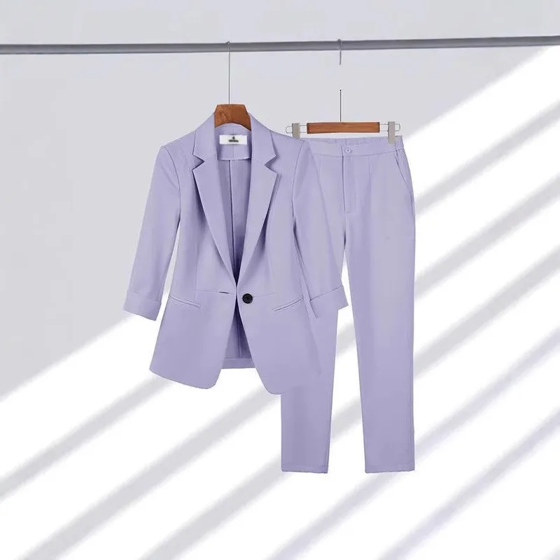 Summer Women's Blazer Lavender 3/4 Sleeve Notched Lapel Blazers Slim Fit Solid Color Suit Jacket Black Single Button Cropped
Summer Women's Blazer Lavender 3/4 Sleeve Notched Lapel Blazers Slim Fit Solid Color Suit Jacket Black Single Button Cropped
