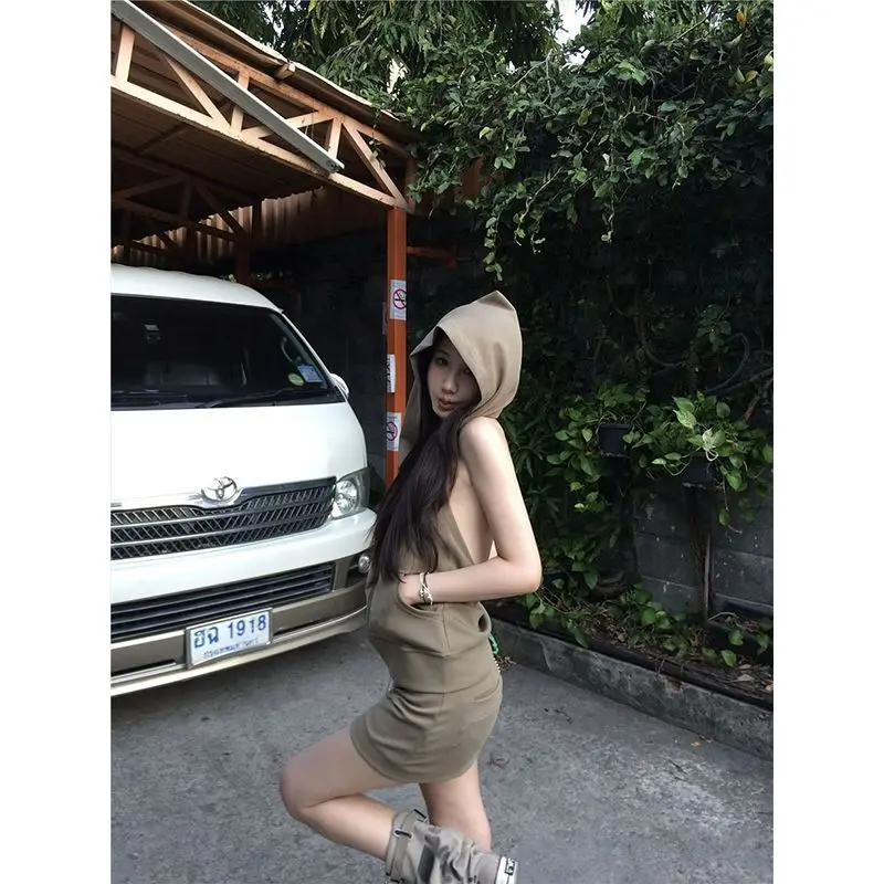 New Summer High-end Designed Niche Temperature Backless Hooded Sleeveless Vest Top and Hip Skirt Ladies Two Piece Set Outfits
New Summer High-end Designed Niche Temperature Backless Hooded Sleeveless Vest Top and Hip Skirt Ladies Two Piece Set Outfits