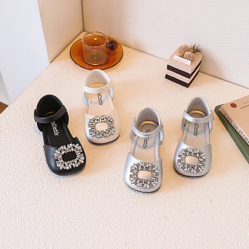 Новые роскошные детские туфли для девочек 2026: модные повседневные сандалии для вечеринок, балетки со стразами на липучке
Новые роскошные детские туфли для девочек 2026: модные повседневные сандалии для вечеринок, балетки со стразами на липучке