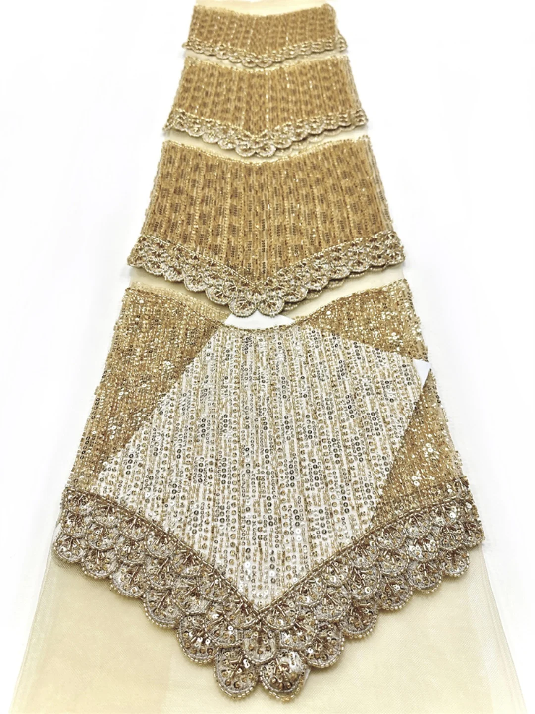 Luxury African Heavy Beaded Lace Fabric 2026 High Quality French Sequins Lace Fabric for Bridal Wedding Evening Gown Material
Luxury African Heavy Beaded Lace Fabric 2026 High Quality French Sequins Lace Fabric for Bridal Wedding Evening Gown Material