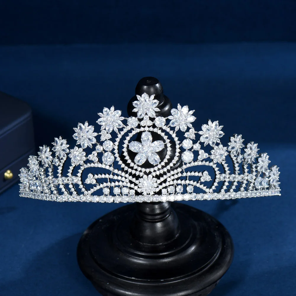 HIBRIDE Big Flower Shape Cubic Zirconia Tiaras and Crowns for Women Bridal Wedding Party Accessories Fashion Hair Jewelry C-121
HIBRIDE Big Flower Shape Cubic Zirconia Tiaras and Crowns for Women Bridal Wedding Party Accessories Fashion Hair Jewelry C-121