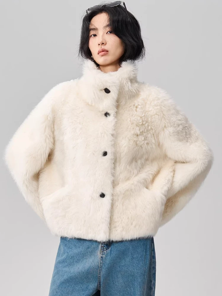 High-end Luxury Toscana Lamb Fur Plush Jackets for Women 2026 New Simple Stand Collar Short Winter Genuine Leather Real Fur Coat
High-end Luxury Toscana Lamb Fur Plush Jackets for Women 2026 New Simple Stand Collar Short Winter Genuine Leather Real Fur Coat