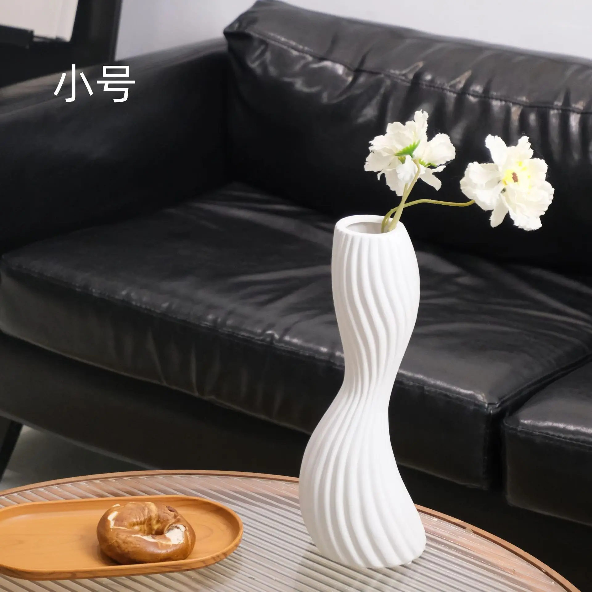 Керамическая ваза, скандинавская мебель, ремесленные украшения, простой декор, цветочная посуда, белая напольная высокая ваза, аксессуары для домашнего декора
Керамическая ваза, скандинавская мебель, ремесленные украшения, простой декор, цветочная посуда, белая напольная высокая ваза, аксессуары для домашнего декора