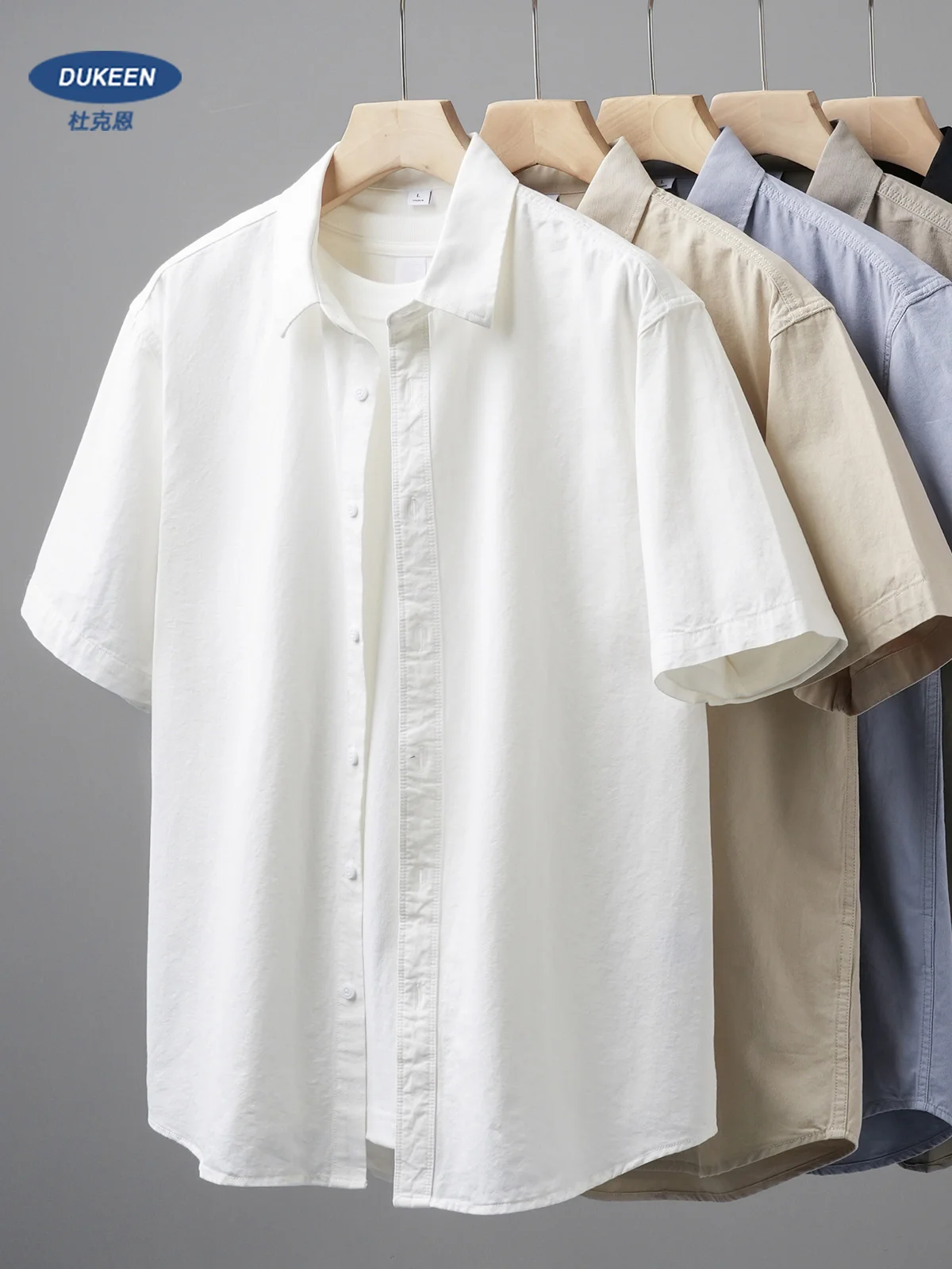 DUKEEN Мужская рубашка из 100% хлопка с короткими рукавами, летняя однотонная формальная рубашка с отложным воротником, белая Базовая повседневная мужская одежда
DUKEEN Мужская рубашка из 100% хлопка с короткими рукавами, летняя однотонная формальная рубашка с отложным воротником, белая Базовая повседневная мужская одежда