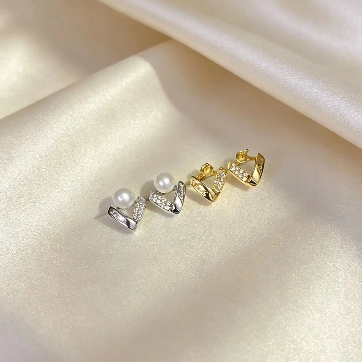Wholesale S925 Sterling Silver Earrings Mount Findings Settings Base Mounting Parts Accessory for 4-5mm Pearls 5 pairs/lot
Wholesale S925 Sterling Silver Earrings Mount Findings Settings Base Mounting Parts Accessory for 4-5mm Pearls 5 pairs/lot