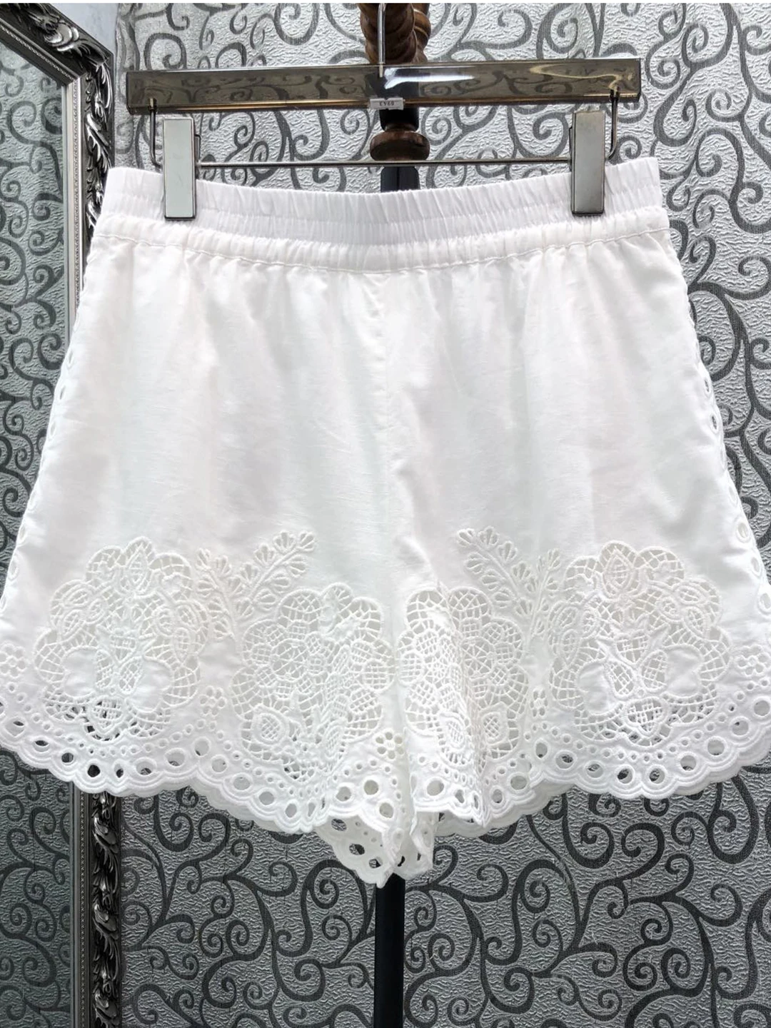 Milan Small Town Special Offer High Waist Short Pants Pure Color Lace Embroidery Flower Women's Fashion Set Cotton Bubble Sleeve
Milan Small Town Special Offer High Waist Short Pants Pure Color Lace Embroidery Flower Women's Fashion Set Cotton Bubble Sleeve