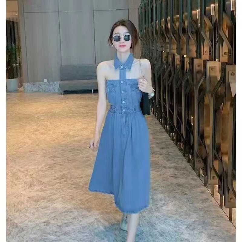 French Sexy Hanging Neck Denim Dress for Women's 2023 Summer New Arrival Design Sensation Small Retro Open Back Long Skirt
French Sexy Hanging Neck Denim Dress for Women's 2023 Summer New Arrival Design Sensation Small Retro Open Back Long Skirt