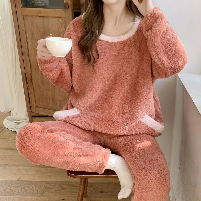 2024 New Pajama Women's Coral Velvet Autumn Winter Loungewear Thickened Plush Sleepwear Warm Flannel Round Collar Homewear Set
2024 New Pajama Women's Coral Velvet Autumn Winter Loungewear Thickened Plush Sleepwear Warm Flannel Round Collar Homewear Set