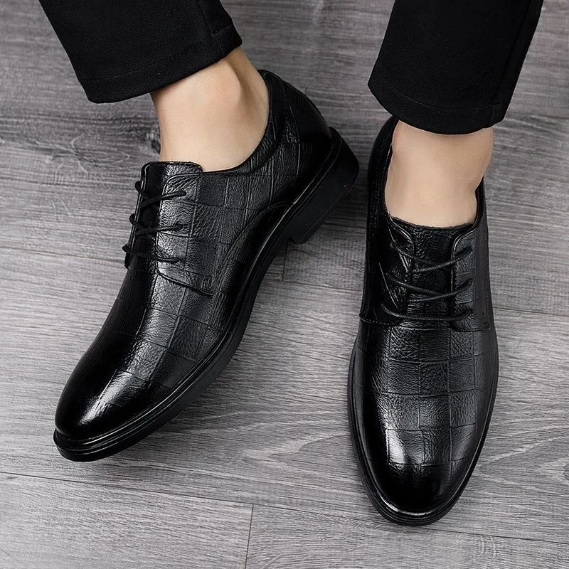 Men's Business Formal Leather Shoes Versatile Casual Wedding Oxford Shoes Comfortable Soft-soled Work Party Office Loafers Male
Men's Business Formal Leather Shoes Versatile Casual Wedding Oxford Shoes Comfortable Soft-soled Work Party Office Loafers Male