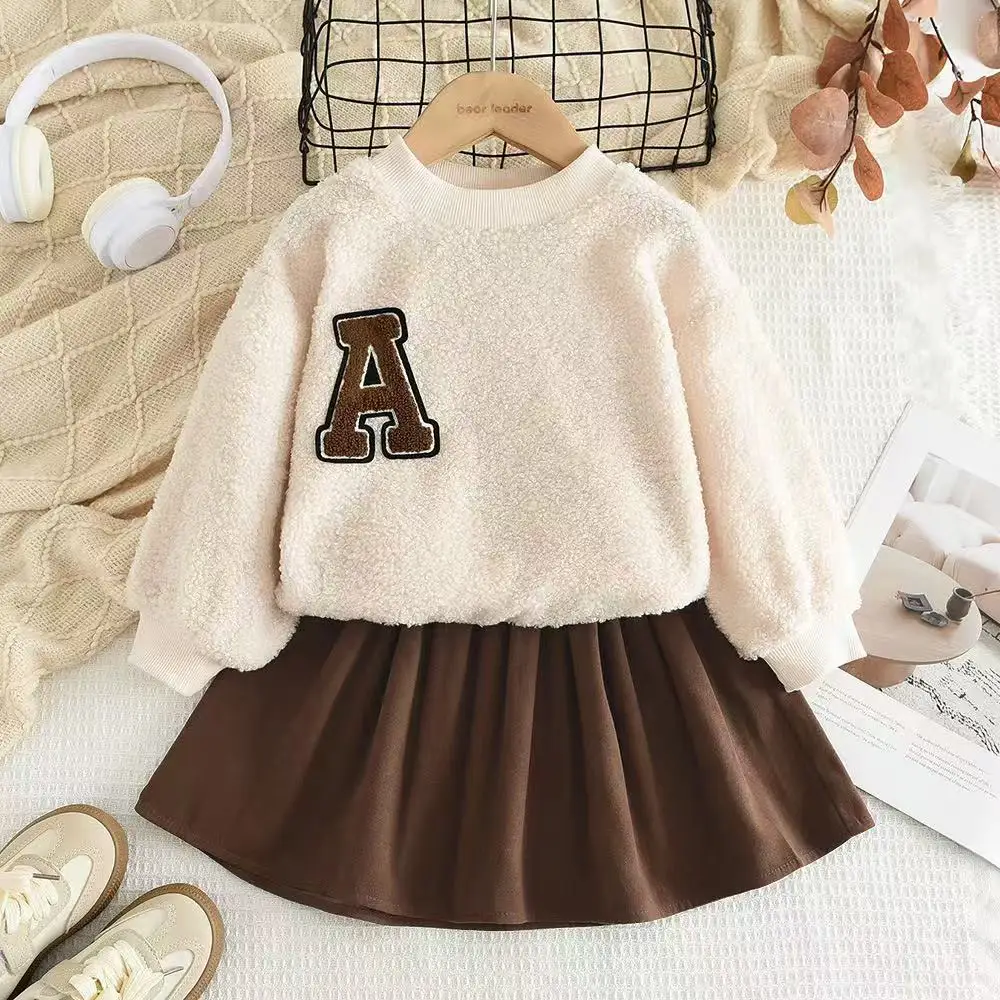 Long Sleeved Letter Top+Brown Short Skirt 2-piece Set Kids Clothes Girls Casual Wear
Long Sleeved Letter Top+Brown Short Skirt 2-piece Set Kids Clothes Girls Casual Wear