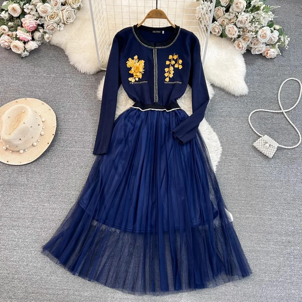 New Fashion Mesh Patchwork Knitted Pleated Dress 2023 Autumn Winter Women O Neck Embroidery Flowers Long Sleeve Midi Vestidos
New Fashion Mesh Patchwork Knitted Pleated Dress 2023 Autumn Winter Women O Neck Embroidery Flowers Long Sleeve Midi Vestidos