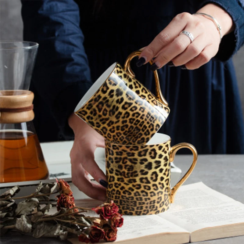350ml Creative Leopard Print Mugs Coffee Tea cup with spoon Simple Household Porcelain Drink Oat Milk Cup Office Teacup
350ml Creative Leopard Print Mugs Coffee Tea cup with spoon Simple Household Porcelain Drink Oat Milk Cup Office Teacup