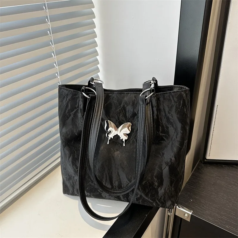 Popular Butterfly Tote Large Bag Women's 2024 New Fashion Commuter Women's Bag Large Capacity Versatile Shoulder Bag
Popular Butterfly Tote Large Bag Women's 2024 New Fashion Commuter Women's Bag Large Capacity Versatile Shoulder Bag