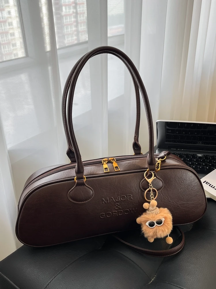 Модная женская сумка через плечо для повседневного использования, стильная сумка-тоут из искусственной кожи, большого размера, с мягкой поверхностью, однотонная.
Модная женская сумка через плечо для повседневного использования, стильная сумка-тоут из искусственной кожи, большого размера, с мягкой поверхностью, однотонная.