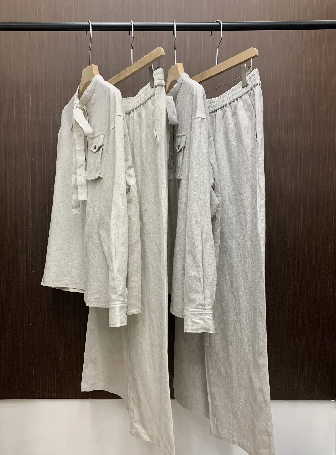 24 New Beaded Stand Collar Women's Linen Long-Sleeved Shirt + Elastic Waist Loose Straight Trousers Two-Piece Set
24 New Beaded Stand Collar Women's Linen Long-Sleeved Shirt + Elastic Waist Loose Straight Trousers Two-Piece Set