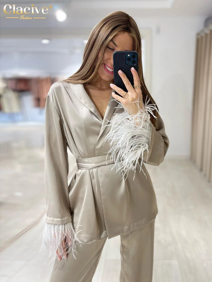 Clacive Causal Loose Home Suit Autumn Fashion Khaki Satin Wide Pants Set Elegant Long Sleeve Lace-Up Robes Two Piece Set Womens
Clacive Causal Loose Home Suit Autumn Fashion Khaki Satin Wide Pants Set Elegant Long Sleeve Lace-Up Robes Two Piece Set Womens