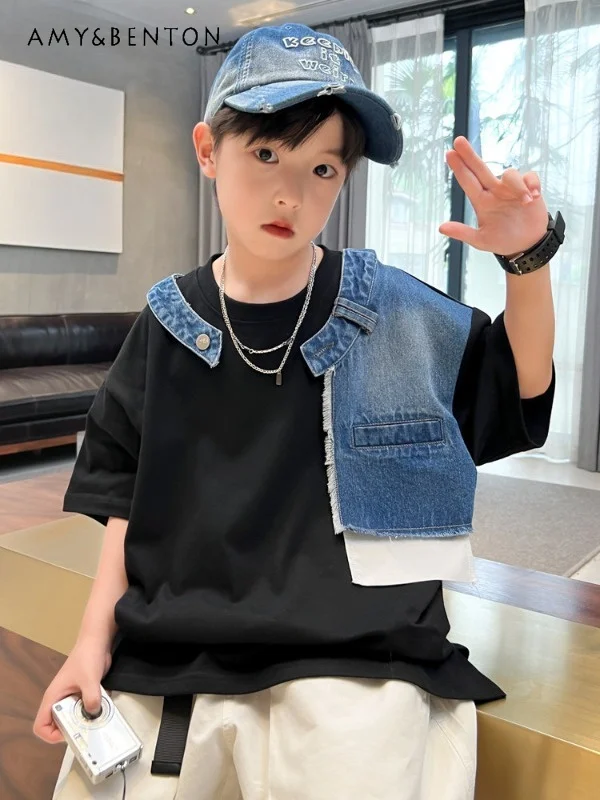 Kids' Cool Streetwear Style Denim Patchwork T-Shirt Boys' Loose Fit Casual Top Lightweight and Comfortable for Summer
Kids' Cool Streetwear Style Denim Patchwork T-Shirt Boys' Loose Fit Casual Top Lightweight and Comfortable for Summer