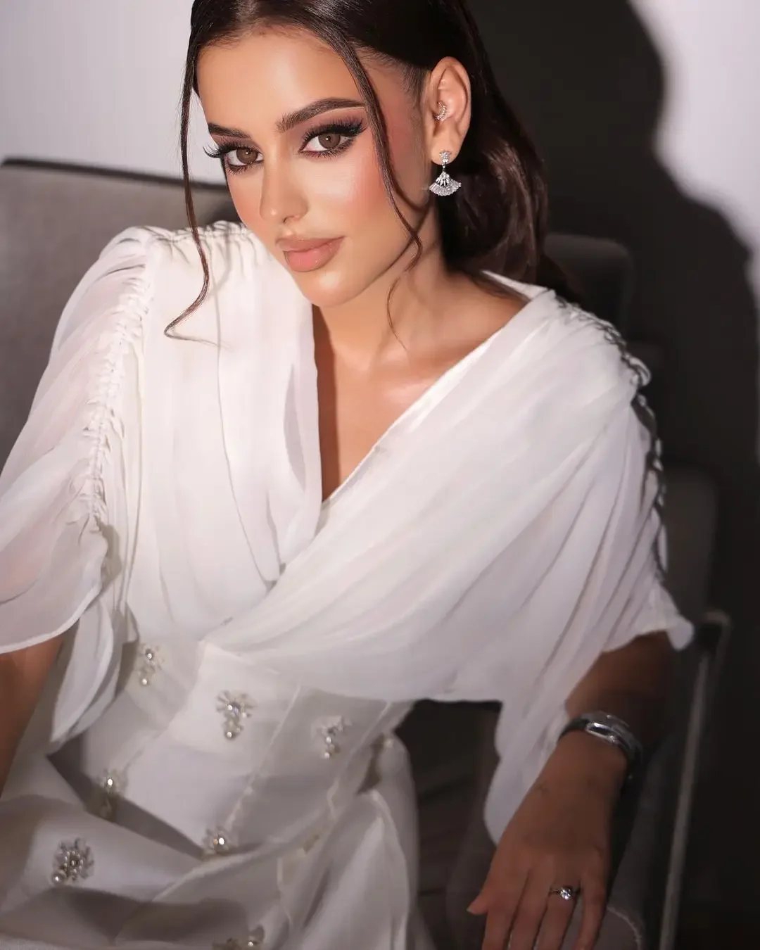 Saudi Half Sleeves Evening Dresses V Neck Prom Dresses Pleated Chiffon Beads Floor Length Vestidos De Noche Party Dresses
Saudi Half Sleeves Evening Dresses V Neck Prom Dresses Pleated Chiffon Beads Floor Length Vestidos De Noche Party Dresses