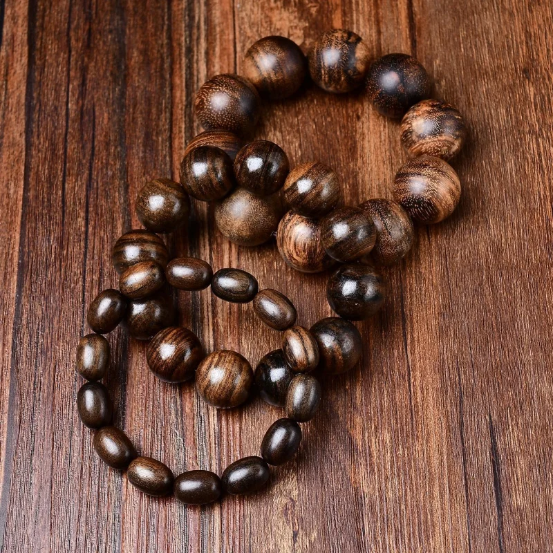 Huanghuali bracelet, sandalwood Buddhist beads, wooden cultural and artistic crafts for men and women
Huanghuali bracelet, sandalwood Buddhist beads, wooden cultural and artistic crafts for men and women