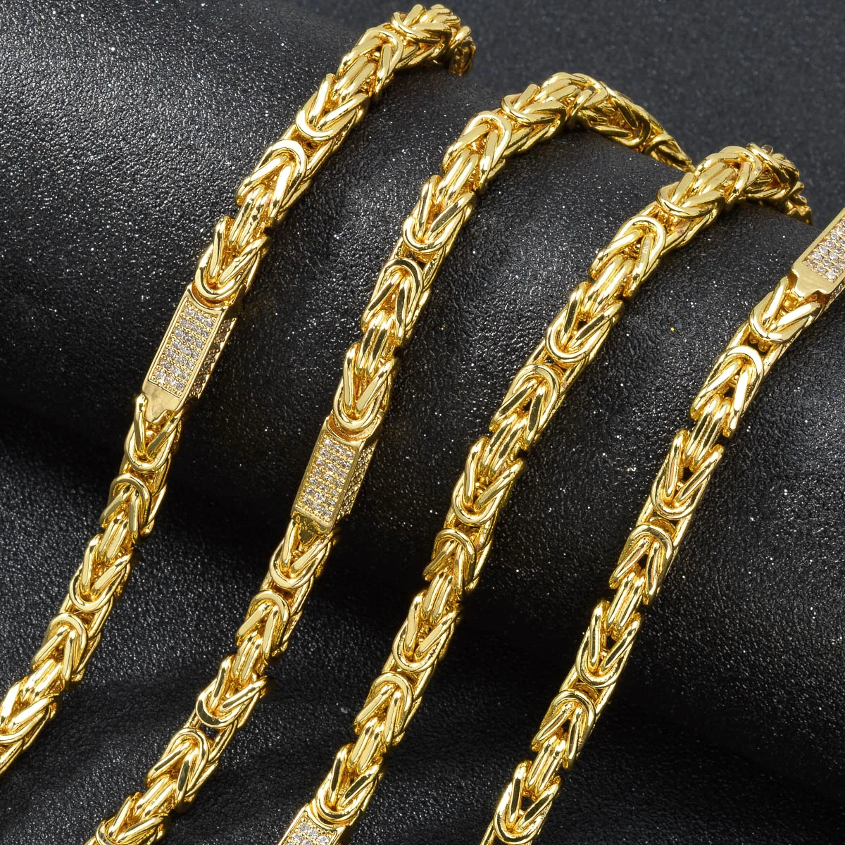 Dubai 18k Gold-Plated Men's and Women's Necklace Multi-Layer Woven Three-Dimensional Zirconia Hip-Hop Party Jewelry
Dubai 18k Gold-Plated Men's and Women's Necklace Multi-Layer Woven Three-Dimensional Zirconia Hip-Hop Party Jewelry
