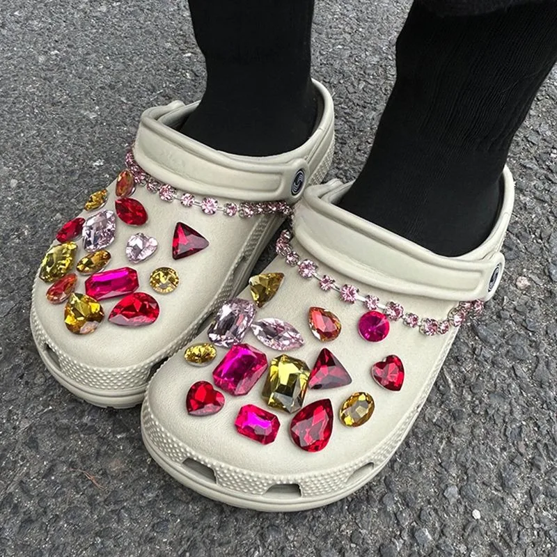 Rhinestone Set Beautiful Footwear Decoration DIY Ins Popular Shoe Accessories Elegant Clogs Buckle Hot Kids Boys Girls Gifts
Rhinestone Set Beautiful Footwear Decoration DIY Ins Popular Shoe Accessories Elegant Clogs Buckle Hot Kids Boys Girls Gifts