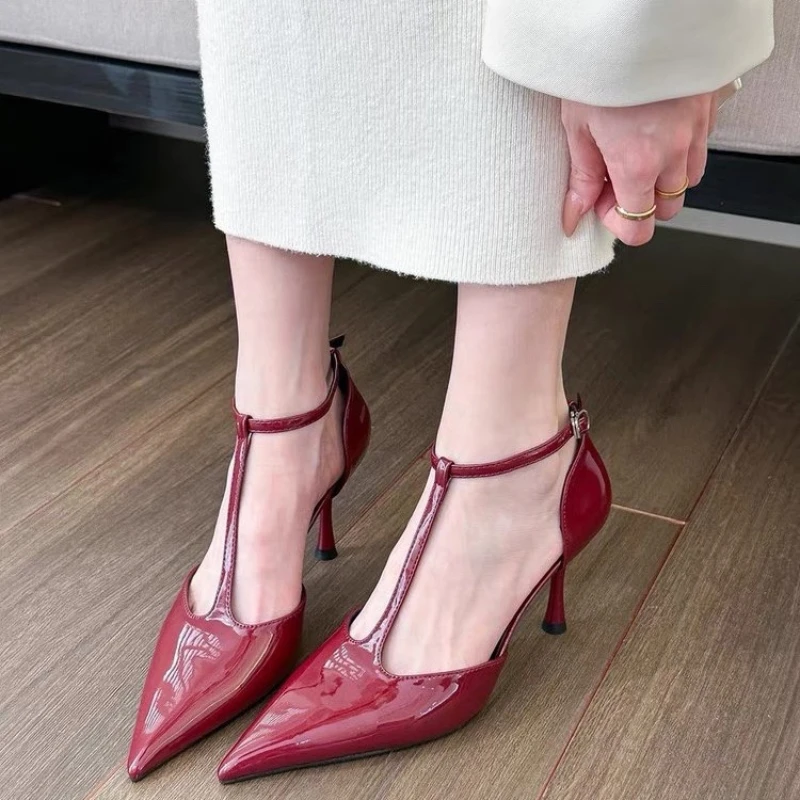 Stiletto High Heel Pointed Buckle Hollow Waterproof Platform Fashion All-match Comfortable Non-slip Breathable Women's Shoes
Stiletto High Heel Pointed Buckle Hollow Waterproof Platform Fashion All-match Comfortable Non-slip Breathable Women's Shoes