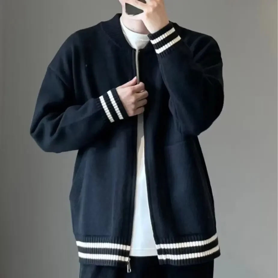 2025 Spring Men Sweater Coat Korean Fashion Knitted Coats Men Streetwear Loose Fit Sweater Jacket Casual Cardigan Mens Sweatcoat
2025 Spring Men Sweater Coat Korean Fashion Knitted Coats Men Streetwear Loose Fit Sweater Jacket Casual Cardigan Mens Sweatcoat