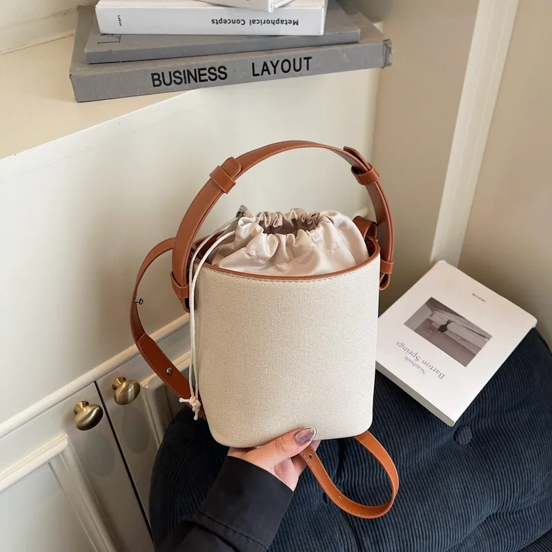 Popular Leather Messenger Bag For Ladies Crafted By Luxury Designer With Elegant And Durable Classic Finish
Popular Leather Messenger Bag For Ladies Crafted By Luxury Designer With Elegant And Durable Classic Finish