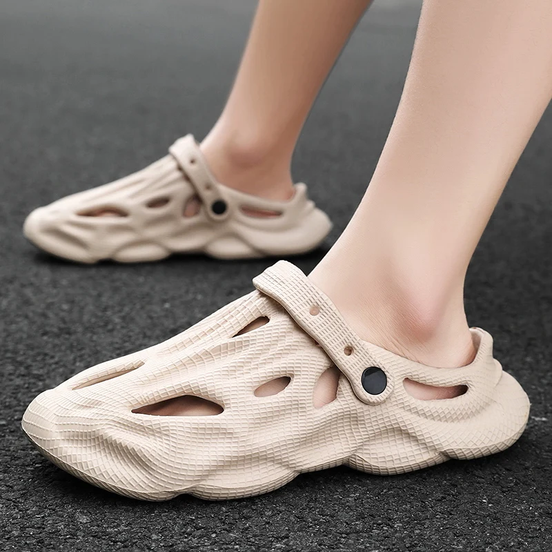 Designer Couple Irregular Beach Sandals Men Women Outdoor Water Clogs Garden Shoes Hole Slippers Sneakers Foam Runner Flip Flops
Designer Couple Irregular Beach Sandals Men Women Outdoor Water Clogs Garden Shoes Hole Slippers Sneakers Foam Runner Flip Flops